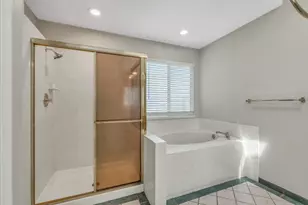 6937 Hollybrook Dr, Sacramento, CA 95823 - Photo 46