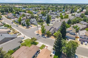 6937 Hollybrook Dr, Sacramento, CA 95823 - Photo 62
