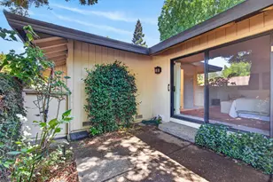 1128 Commons Dr, Sacramento, CA 95825 - Photo 42