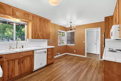 817 Hampshire Court, Modesto, CA 95350 - Photo 4