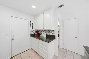 5045 N Laguna Dr, Sacramento, CA 95823 - Photo 20