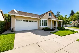 385 Summer Grove Cir, Roseville, CA 95678 - Photo 2