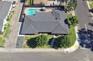 2215 Mira Flores Dr, Turlock, CA 95380 - Photo 2