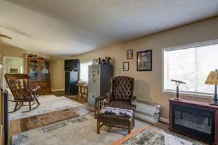 3343 Jasmin Ct, Coulterville, CA 95311 - Photo 16