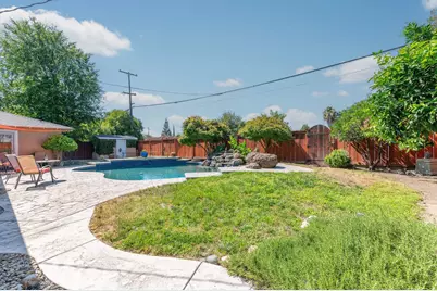 1305 Glenwood Drive, Modesto, CA 95350 - Photo 32