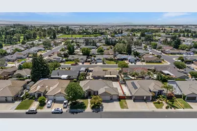 565 Springcreek Place, Manteca, CA 95337 - Photo 32