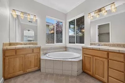 5767 Bridgecross Drive, Sacramento, CA 95835 - Photo 10