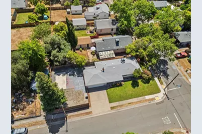 817 Oakland Avenue, Roseville, CA 95678 - Photo 32