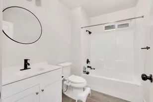 750 Collins Ave, Fresno, CA 93706 - Photo 16