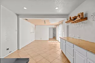 5081 Warwick Ave, Sacramento, CA 95820 - Photo 4