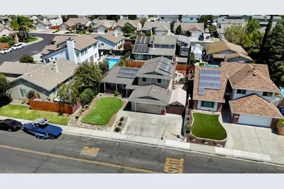 1744 Hyde Park Lane, Manteca, CA 95336 - Photo 4