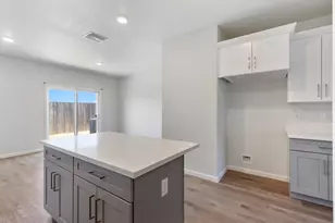 8167 Weeping Willow Ln, Sacramento, CA 95828 - Photo 8