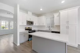 8167 Weeping Willow Ln, Sacramento, CA 95828 - Photo 10