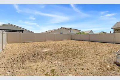 8833 Stratham Way, Elk Grove, CA 95758 - Photo 24