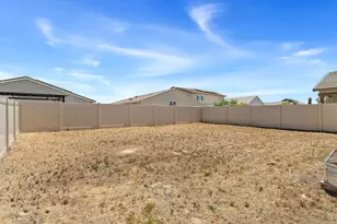 8833 Stratham Wy, Elk Grove, CA 95758 - Photo 24
