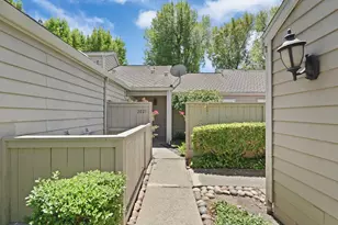 2021 Cedar Ridge Dr, Stockton, CA 95207 - Photo 6