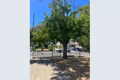 3801 35th Street, Sacramento, CA 95820 - Photo 12