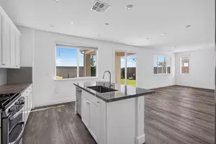 1025 Sierra Morena Wy, Roseville, CA 95747 - Photo 18