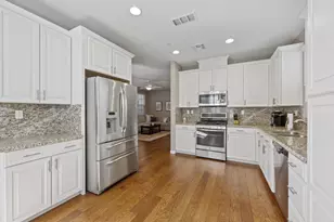 3041 Village Center Dr, Roseville, CA 95747 - Photo 14
