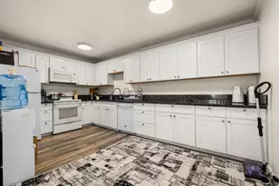 2229 Woodside Ln, Sacramento, CA 95825 - Photo 8