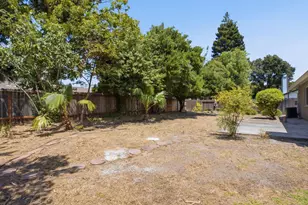 14 Cache River Cir, Sacramento, CA 95831 - Photo 4