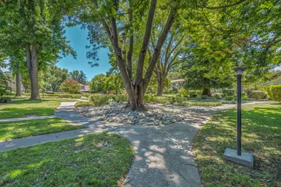 8748 Woodman Way #E, Sacramento, CA 95826 - Photo 16