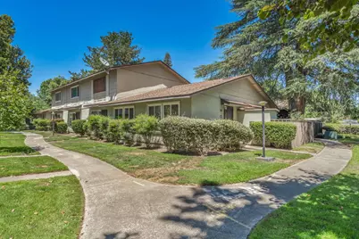 8748 Woodman Way #E, Sacramento, CA 95826 - Photo 2