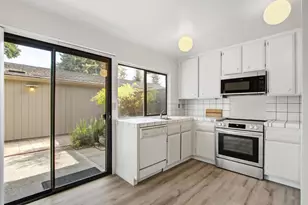 1061 Commons Dr, Sacramento, CA 95825 - Photo 8
