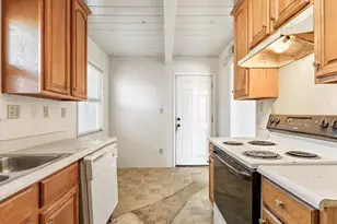 5441 71st St, Sacramento, CA 95820 - Photo 12