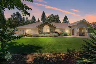 15570 Bella Sera Ct, Grass Valley, CA 95945 - Photo 2