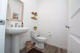 8758 Hg Madrigal Wy, Elk Grove, CA 95624 - Photo 6