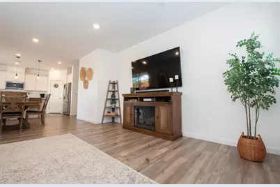 8758 Hg Madrigal Way, Elk Grove, CA 95624 - Photo 12
