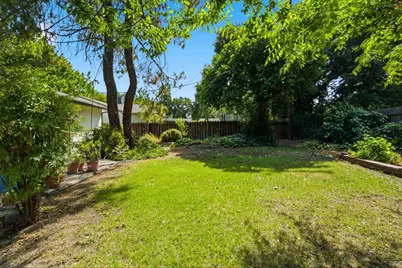 402 W Mayfair Avenue, Stockton, CA 95207 - Photo 26