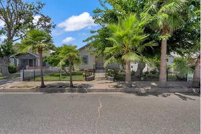 310 W I Street, Oakdale, CA 95361 - Photo 1