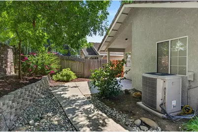 9475 Madrid Way, Elk Grove, CA 95758 - Photo 46