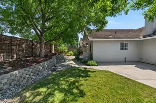 9475 Madrid Way, Elk Grove, CA 95758 - Photo 44