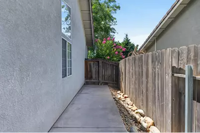 9475 Madrid Way, Elk Grove, CA 95758 - Photo 40