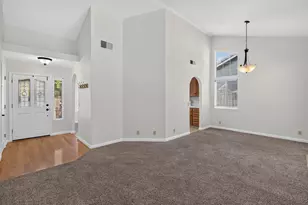 9475 Madrid Way, Elk Grove, CA 95758 - Photo 8