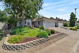 9475 Madrid Way, Elk Grove, CA 95758 - Photo 2