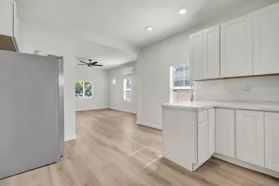 8015 36th Avenue, Sacramento, CA 95824 - Photo 4
