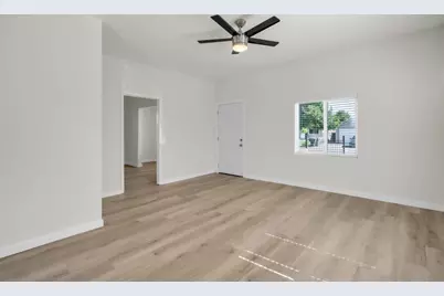8015 36th Avenue, Sacramento, CA 95824 - Photo 6