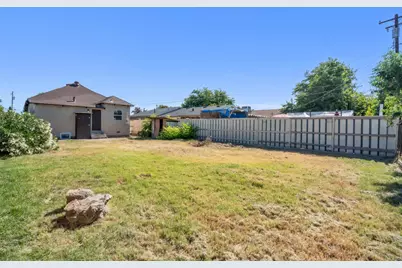 8015 36th Avenue, Sacramento, CA 95824 - Photo 14