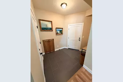 3911 Noble Court, Sacramento, CA 95821 - Photo 6