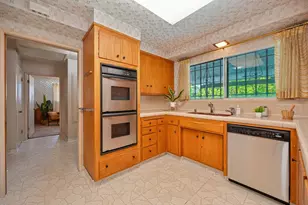 6111 Fordham Way, Sacramento, CA 95831 - Photo 18