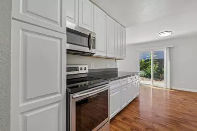 8330 Keyesport Way, Citrus Heights, CA 95610 - Photo 10