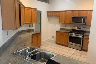 642 Brittanyann Ln, Stockton, CA 95206 - Photo 12