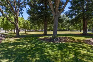 10 Tidewater Ct, Sacramento, CA 95831 - Photo 36