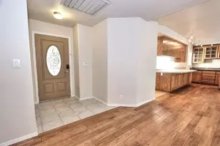8645 Fallbrook Way, Sacramento, CA 95826 - Photo 6