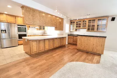 8645 Fallbrook Way, Sacramento, CA 95826 - Photo 14