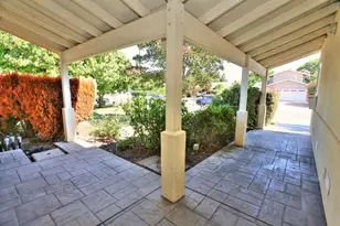 8645 Fallbrook Way, Sacramento, CA 95826 - Photo 4